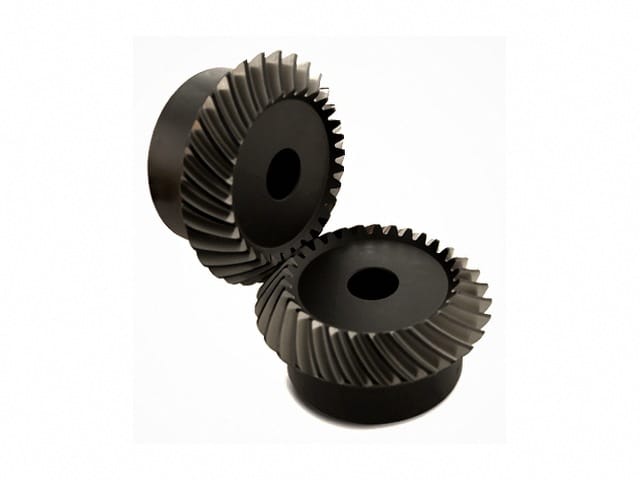 Precision Miter Gears - Inch & Metric | Straight Tooth & Spiral | 1:1 Ratio